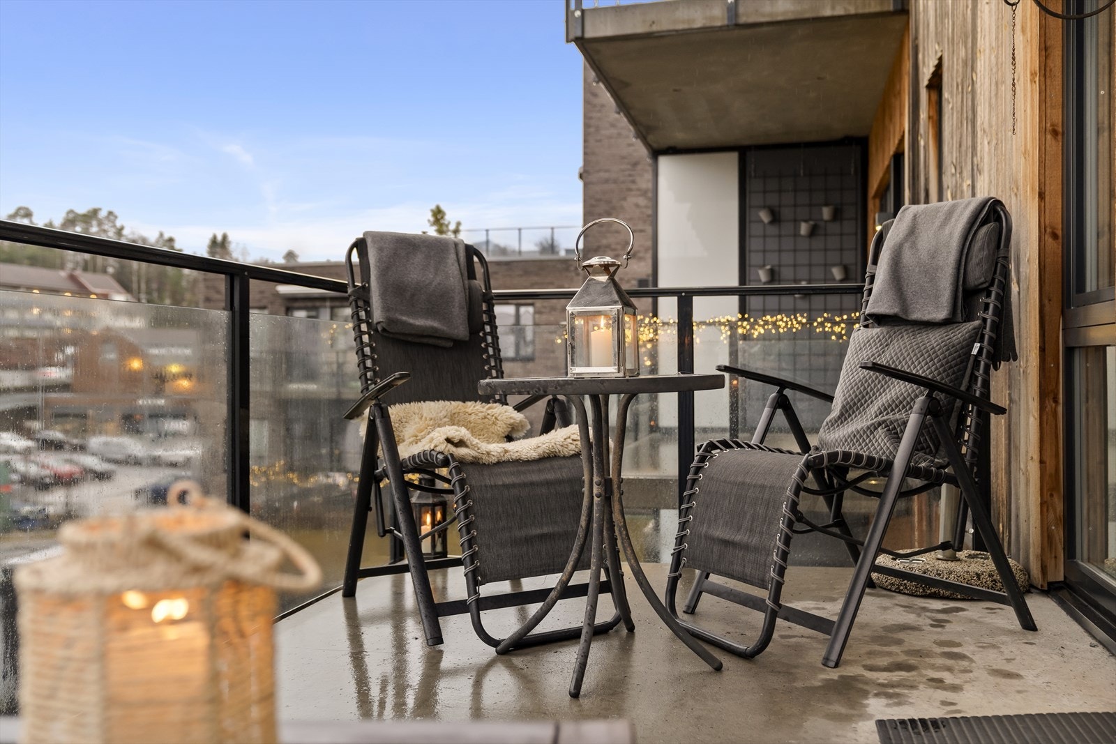 Kveldssol på overbygd balkong - 10 kvm Galleribilde