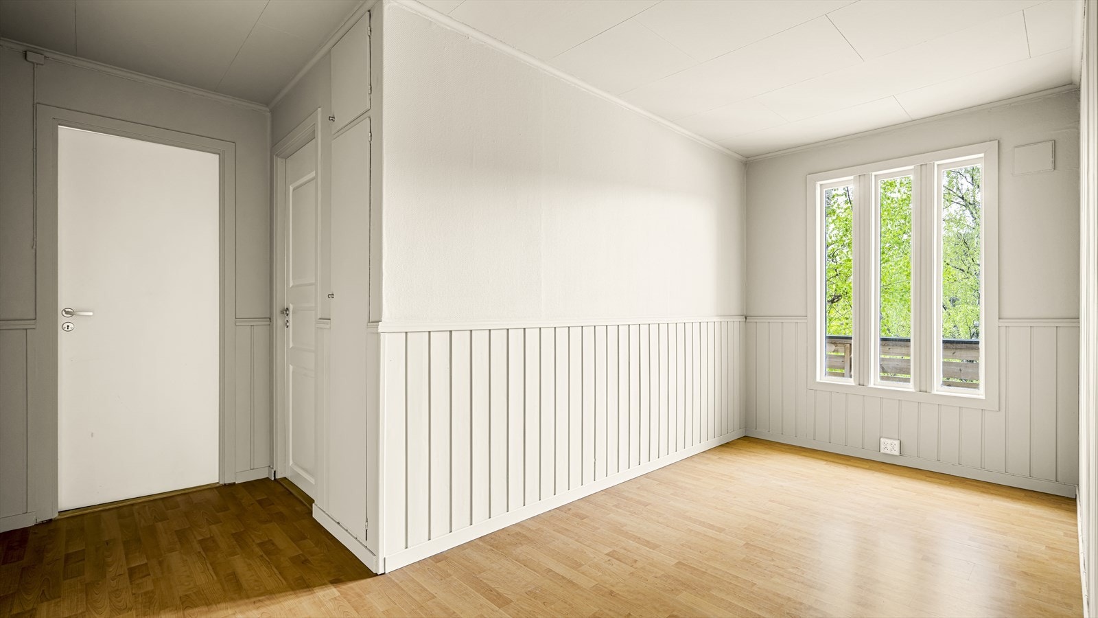 Hovedetasje byr på to soverom og gang hvor det tidligere har vært trapp ned til underetasjen Galleribilde