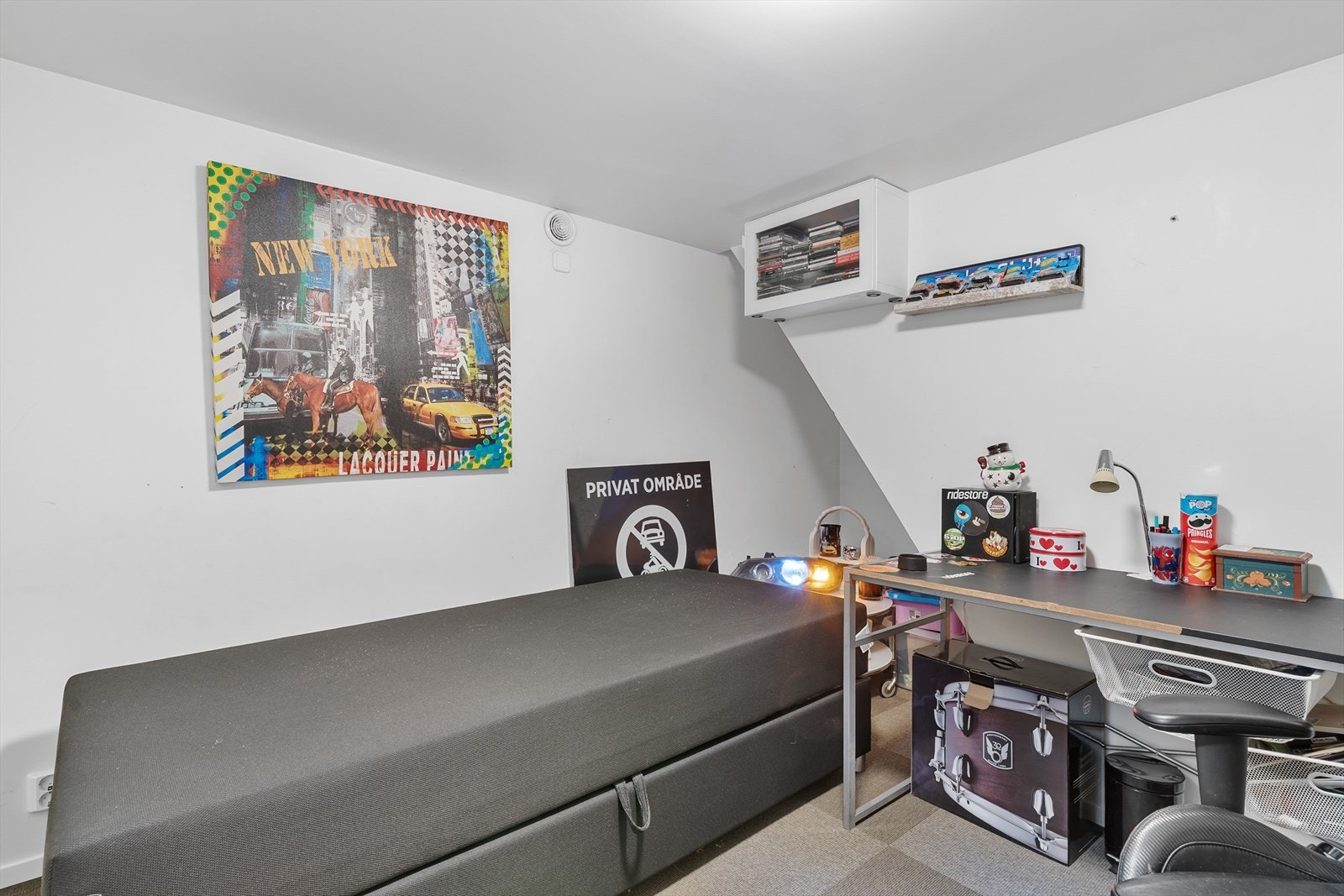 Boden i kjelleretasjen er innredet med ekstra sengeplass/kontor. Galleribilde