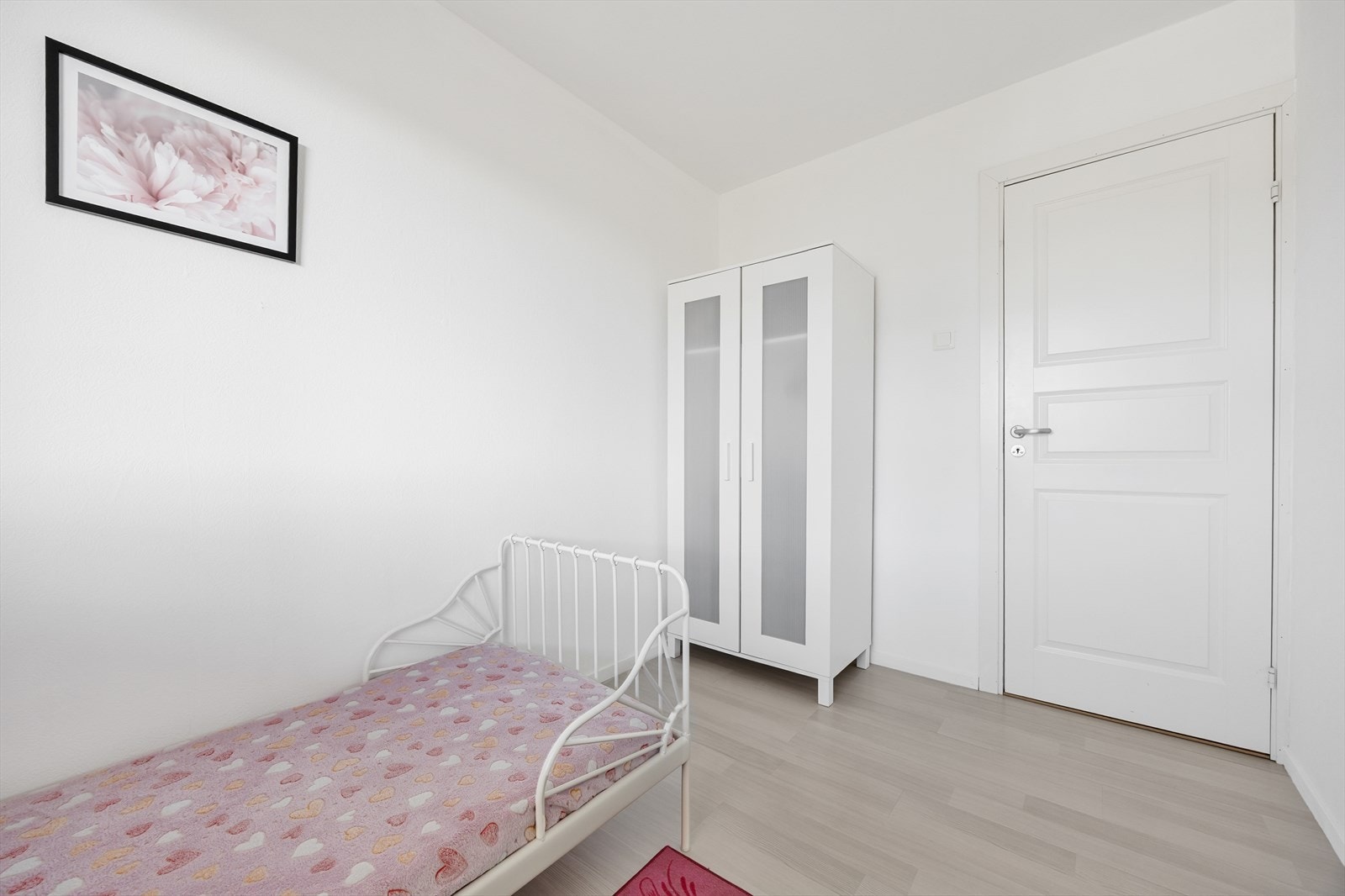 Innvendige profilerte dører gir et klassisk og tidløst preg Galleribilde