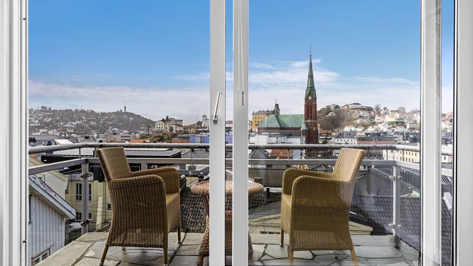 Store skyvedører ut til balkongen Galleribilde