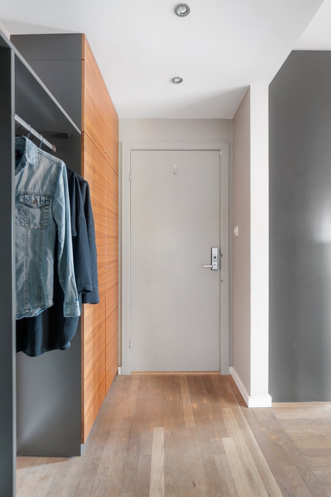 Downlights i himlingen gir jevn og god belysning. Galleribilde