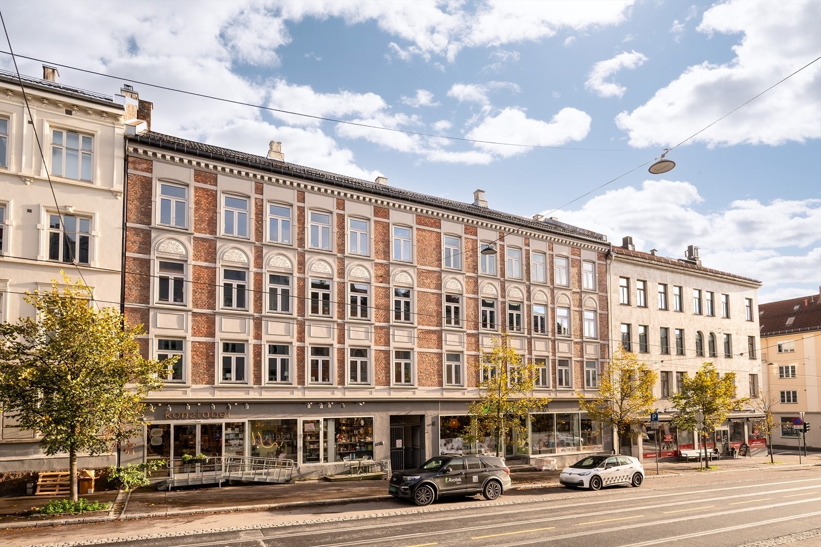 Leiligheten er perfekt for deg som ønsker å bo urbant med kort vei til det meste Oslo har å by på. Galleribilde