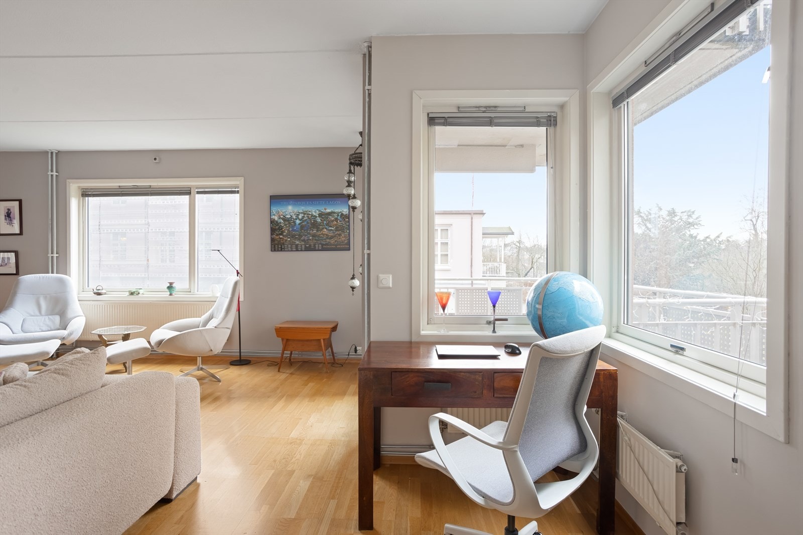 Varmtvann og fyring (fjernvarme) er inkludert i felleskostnadene. Galleribilde