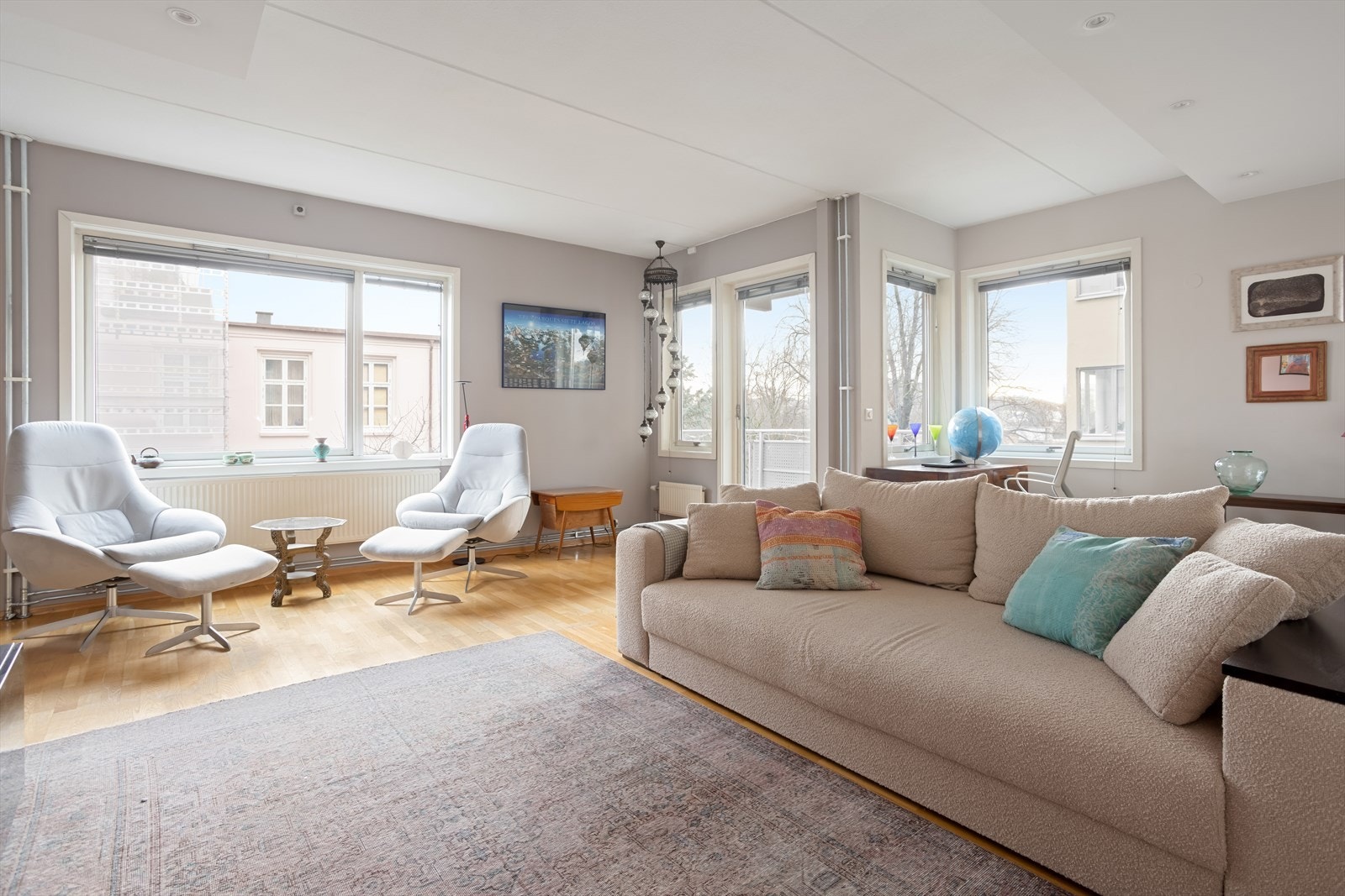 En romslig 3-roms selveier som opprinnelig har vært en 4-roms i velkjente Schultzehagen. Galleribilde