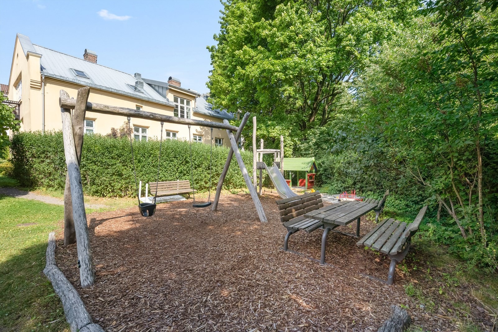 Leter du etter en perfekt familieleilighet midt i smørøyet ved Alexander Kiellands Plass? Da er kanskje dette den perfekte leiligheten for deg. Her bor du også i knutepunktet mellom St. Hanshaugen, Grünerløkka og sentrum. Galleribilde