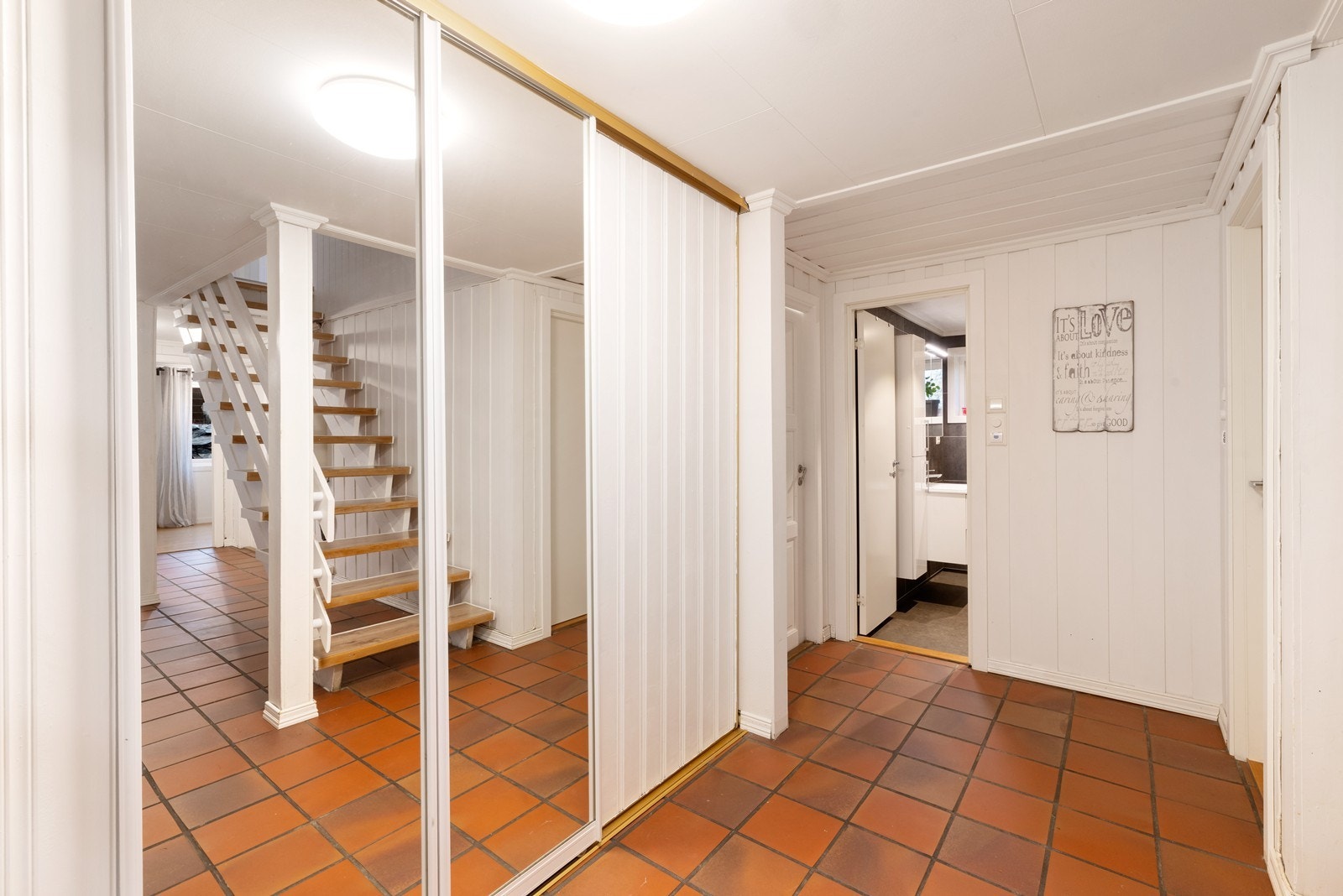 Gang med oppbevaringsløsning Galleribilde