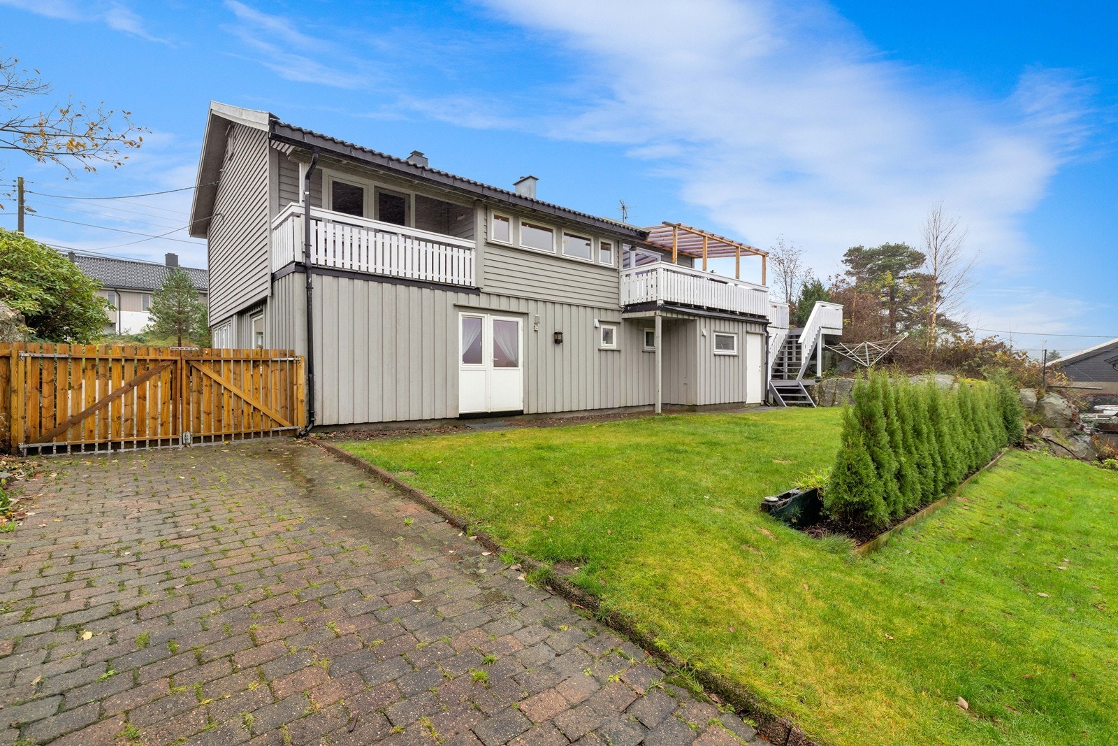 Eiendomsmegler Norge ved Henrik Lossius ønsker deg velkommen til Klipperveien 72 Galleribilde