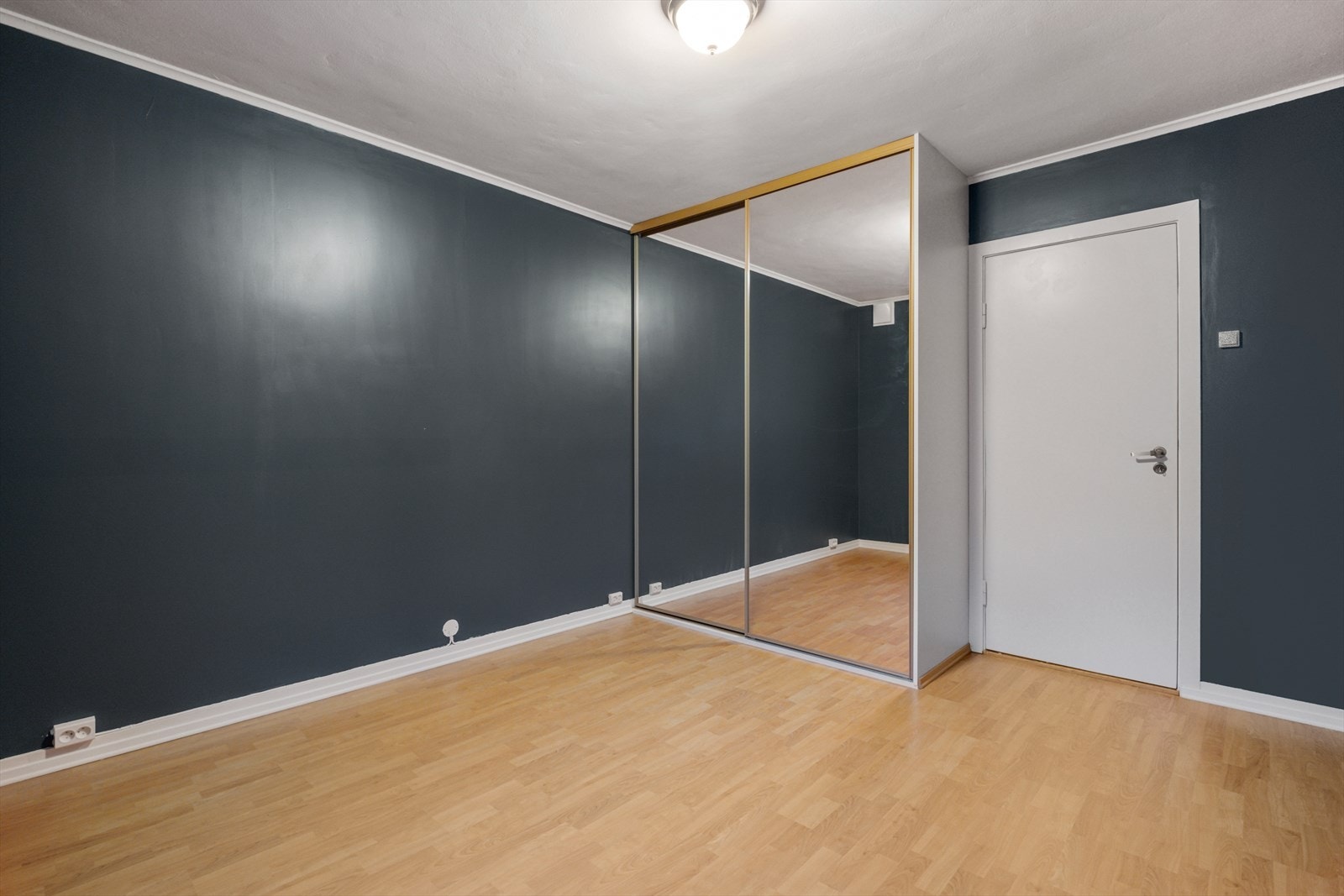 Soverom II med integrert garderobeskap Galleribilde