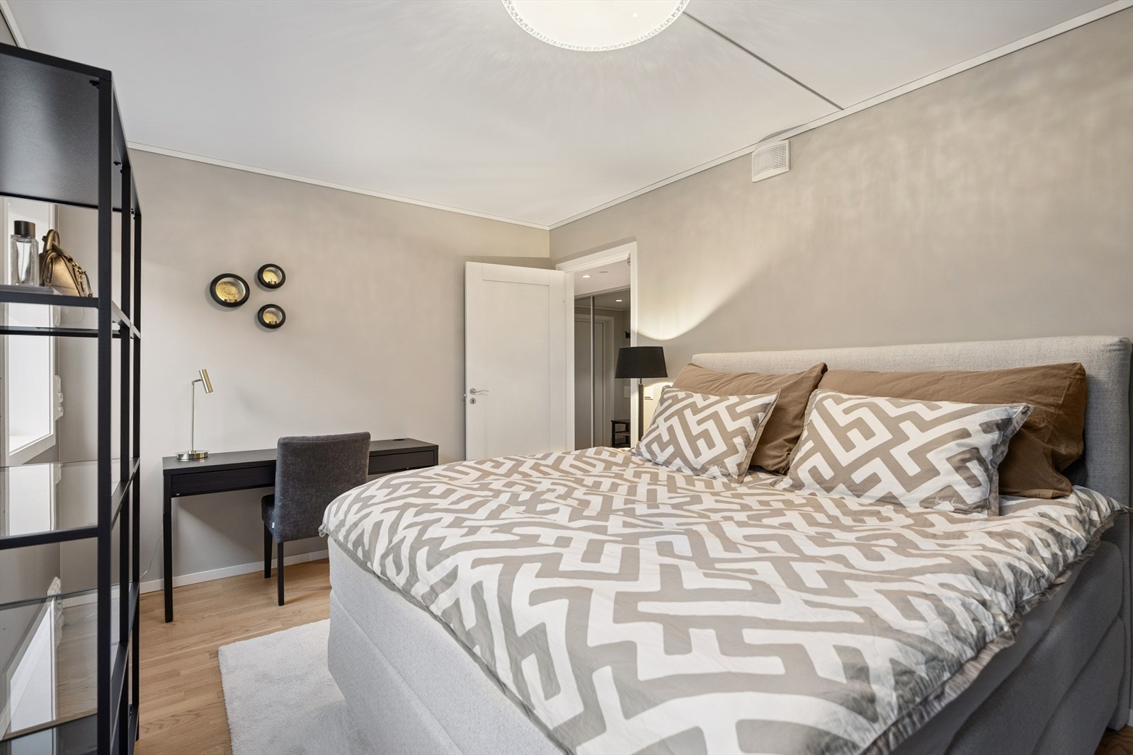 Nydelig fargevalg på veggene. Galleribilde