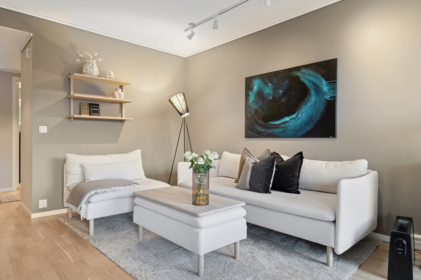 Plass til å dele små og store opplevelser med venner eller ta frem en god bok og lytte til musikk, alene. Galleribilde