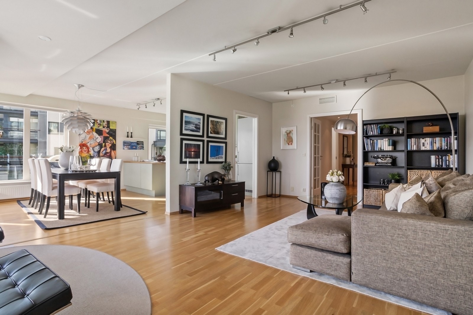 Leiligheten vil være delvis møblert etter avtale. Galleribilde