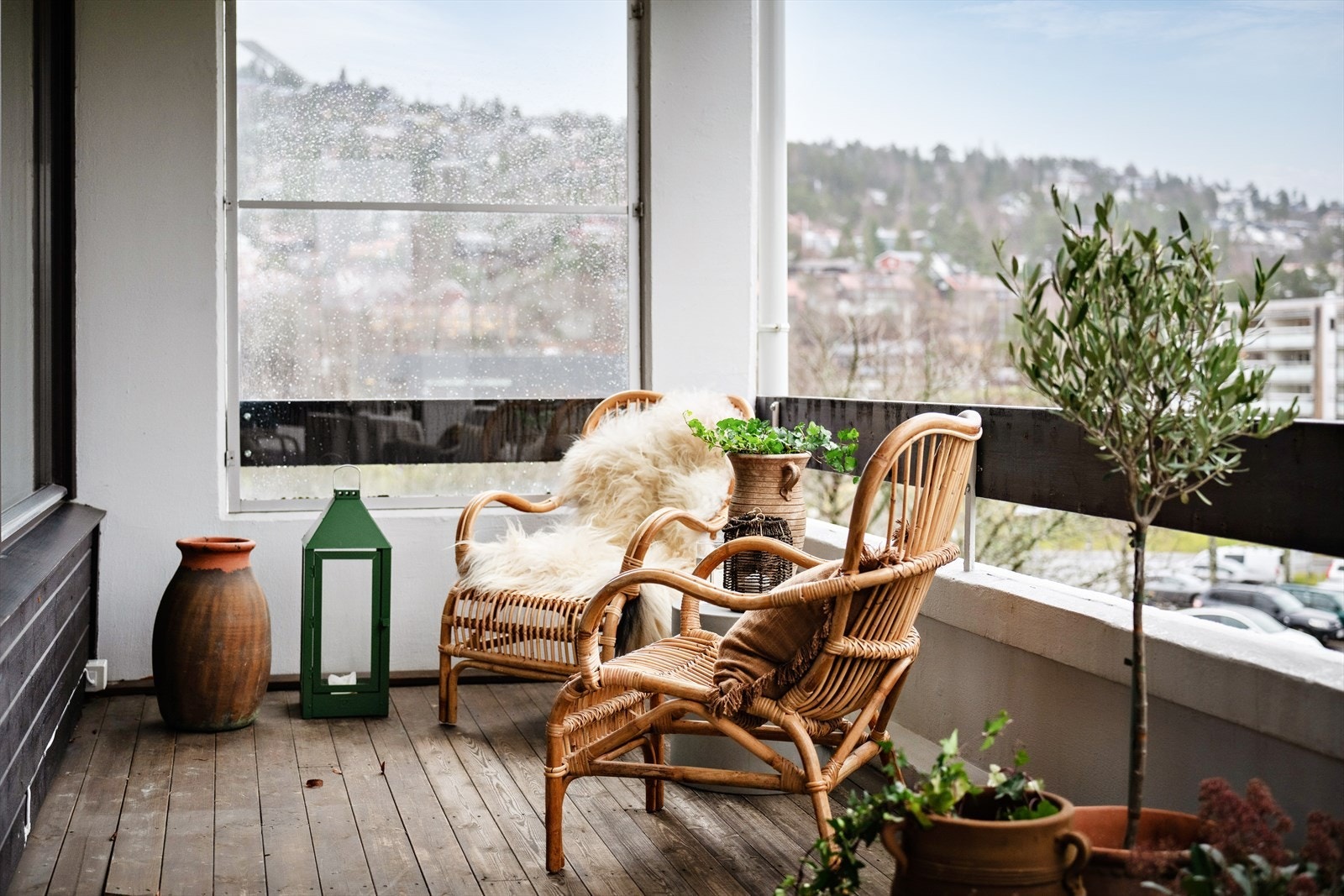 Sydøstvendt balkong som gir gode sol- og lysforhold Galleribilde