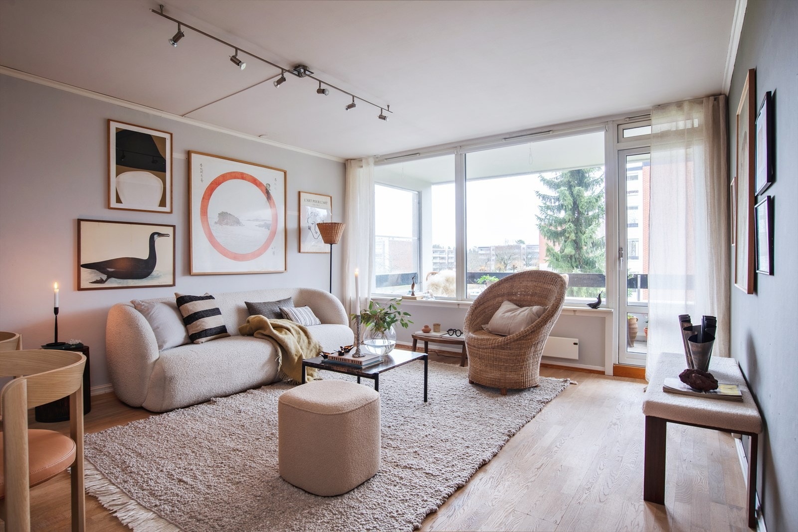 Lys 3-roms andelsleilighet på idylliske Hovseter like ved Voksen skole, beliggende i byggets 3. etasje med heisadkomst Galleribilde