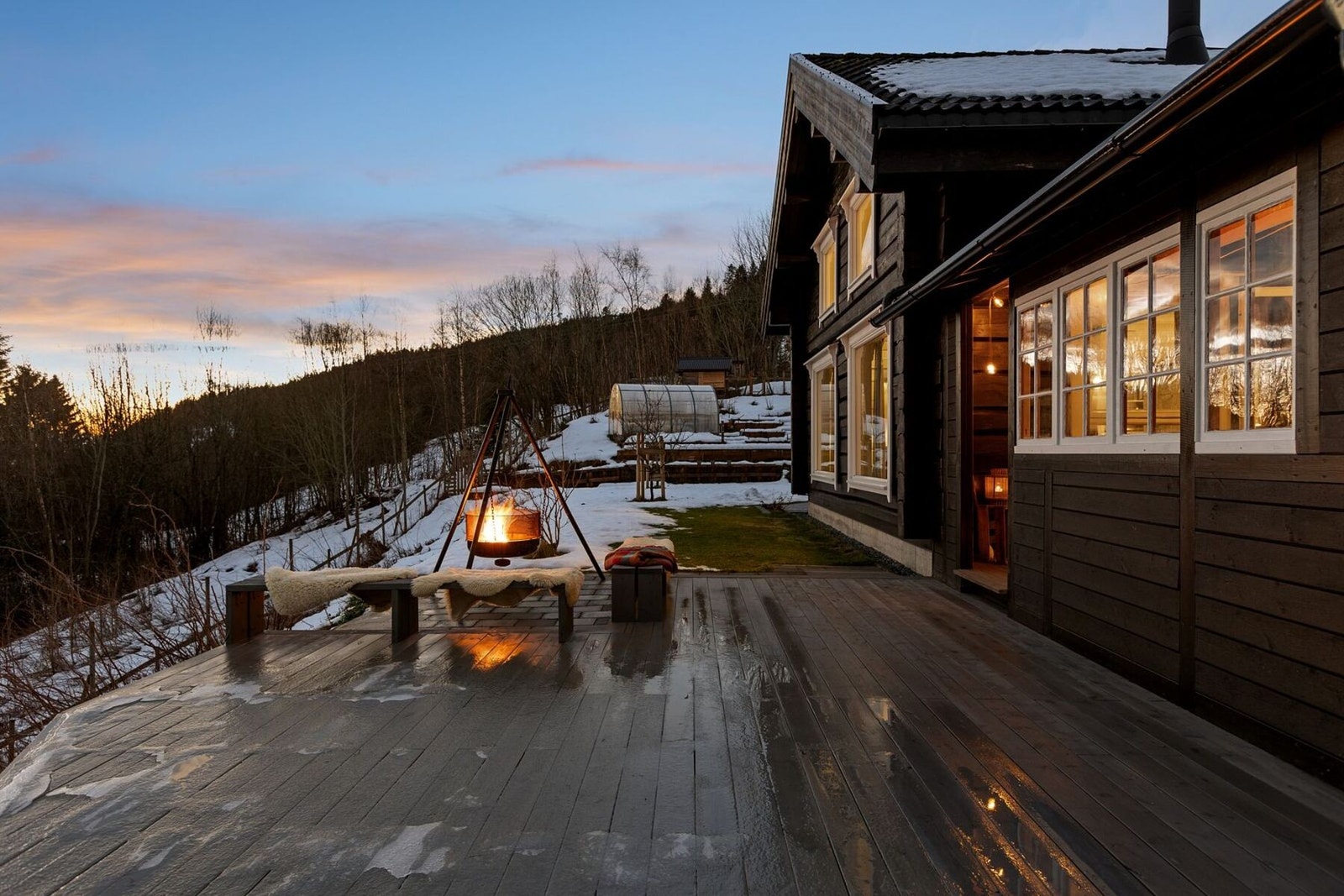 En svært sjelden og unik mulighet å sikre deg en enestående enebolig i vakre omgivelser. Galleribilde