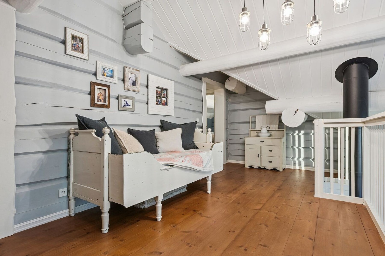 Stuen måler 14 kvadratmeter. Galleribilde