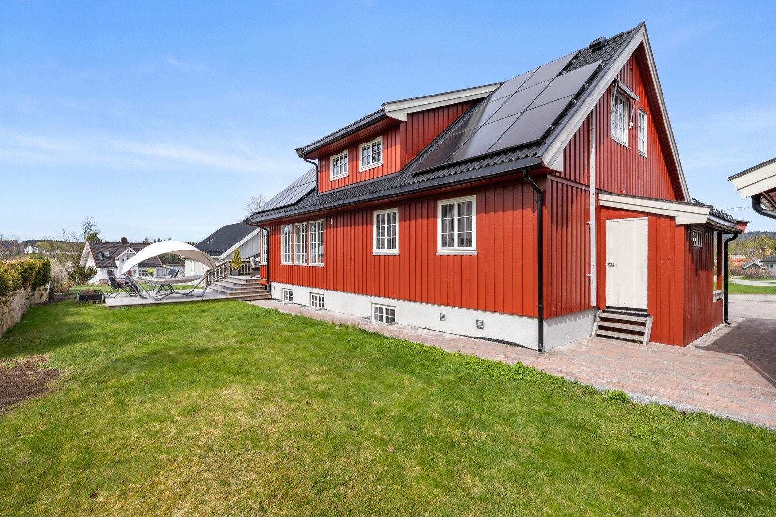 Flott hageområde. Utvendig isolert bod. Galleribilde