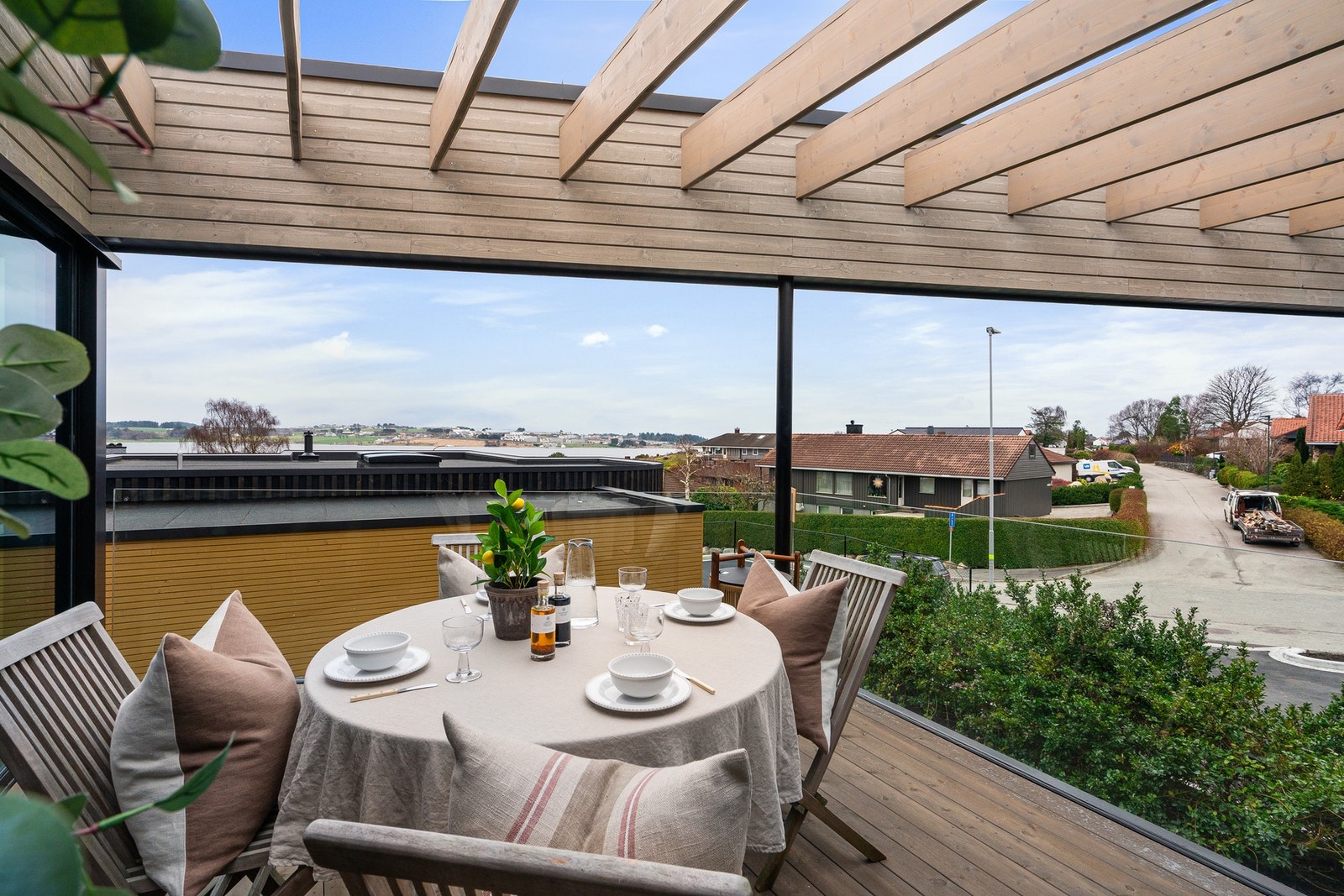 Terrassen har lekkert "spiletak" Galleribilde