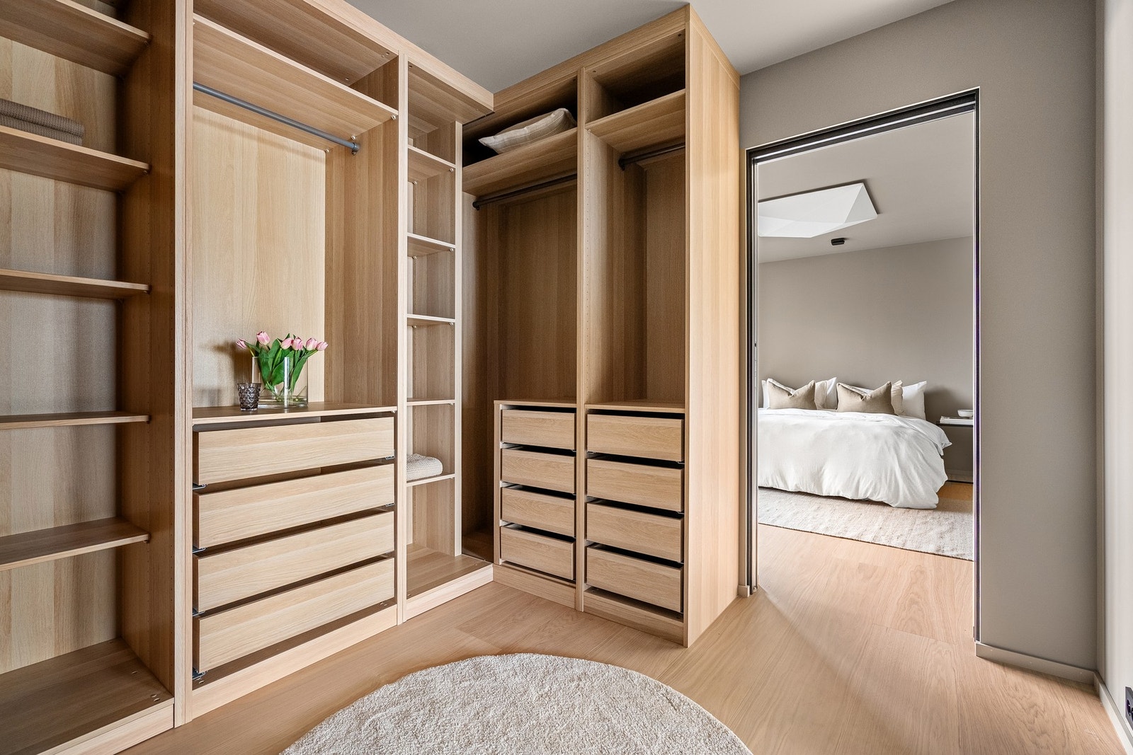 Soverom I med garderobe. Galleribilde