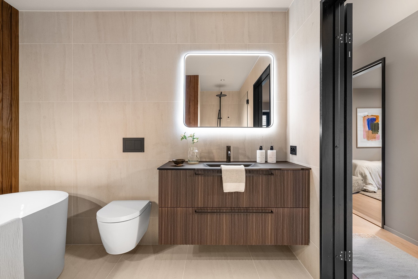 Delikat innredning på badene, samt armaturer fra kvalitetsleverandøren Scala. Galleribilde