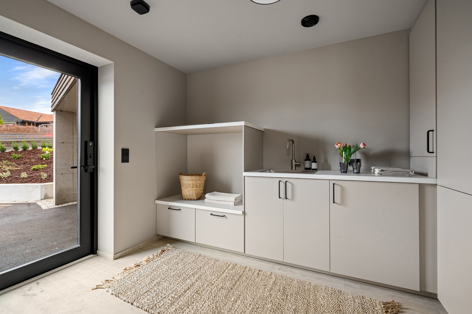 Vaskerom med egen inngang. Galleribilde