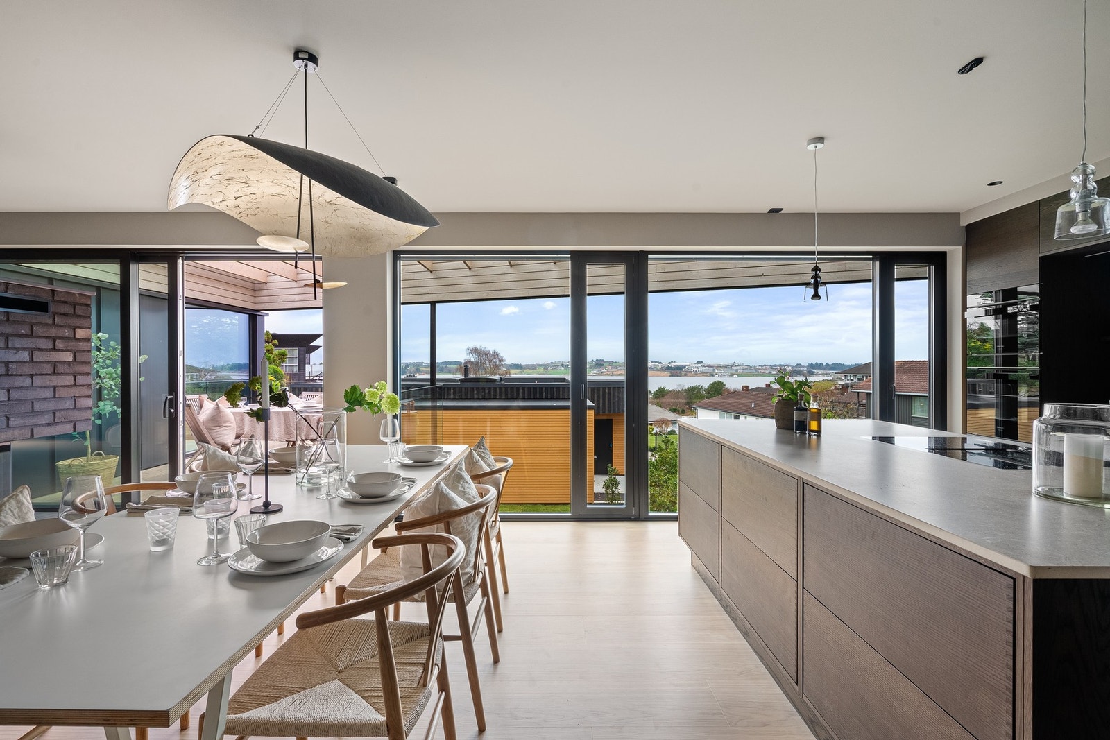 Kjøkken/spisestue. Galleribilde