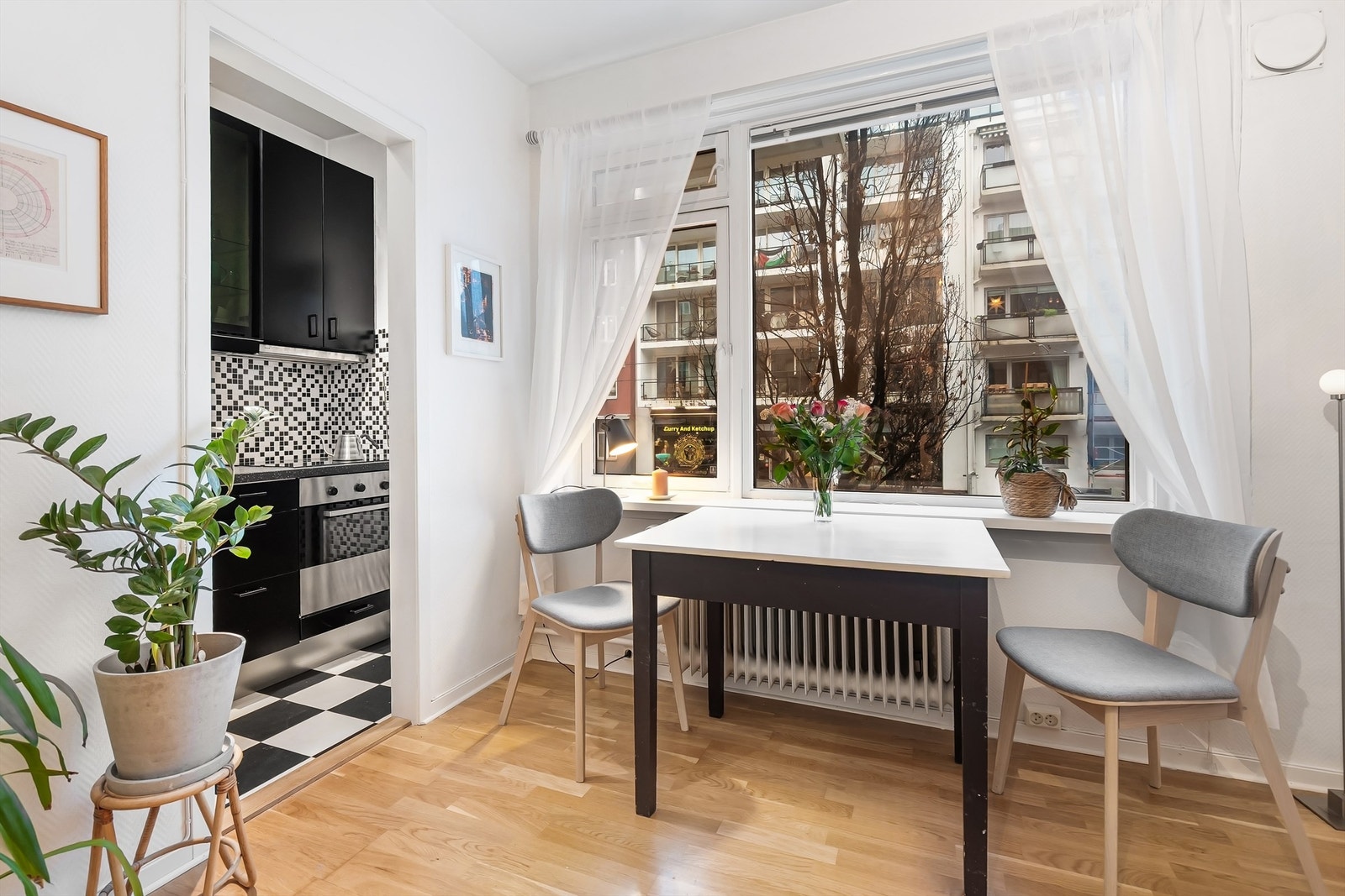 Fyring og varmtvann inkludert i felleskostnadene. Galleribilde