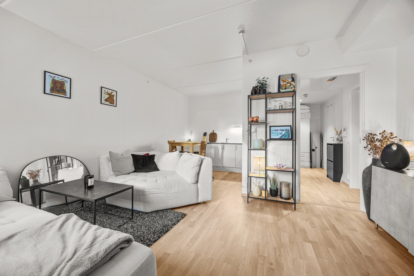 Moderne 1-roms fra 2024 med sentral beliggenhet i Jessheim Sentrum | Terrasse | Garasjeplass med elbil-lader Galleribilde