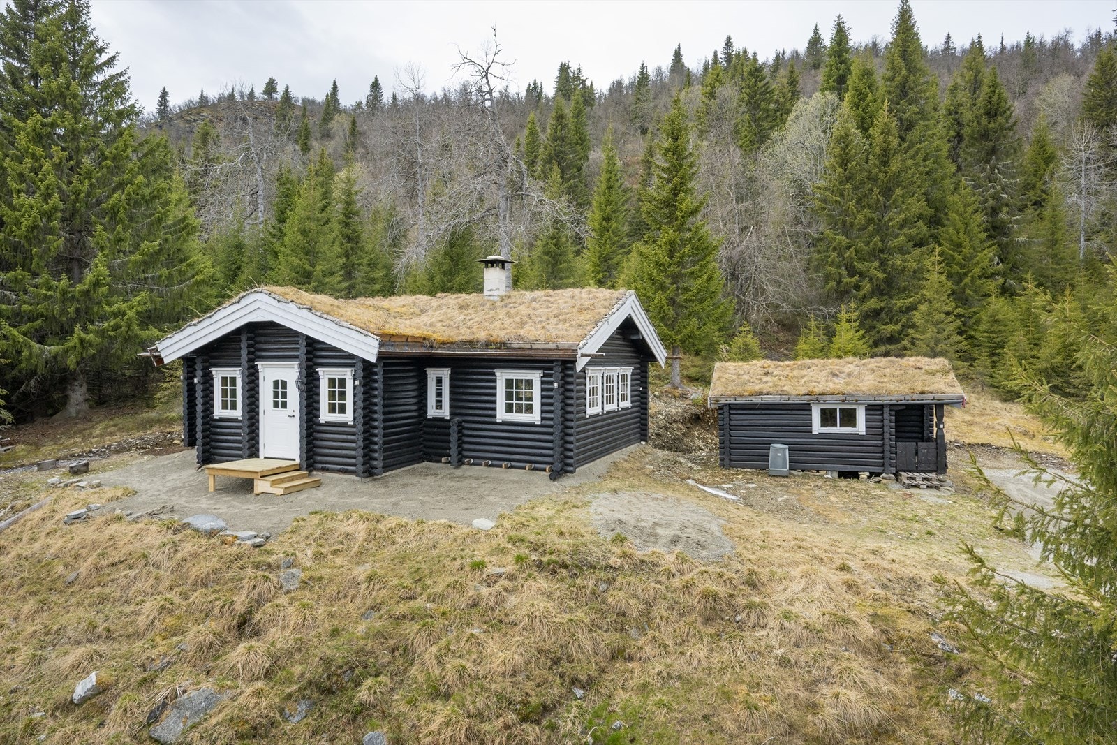 Unni Rolstad v/Eiendomsmegler 1 ønsker velkommen til Høgstervegen 231! Galleribilde