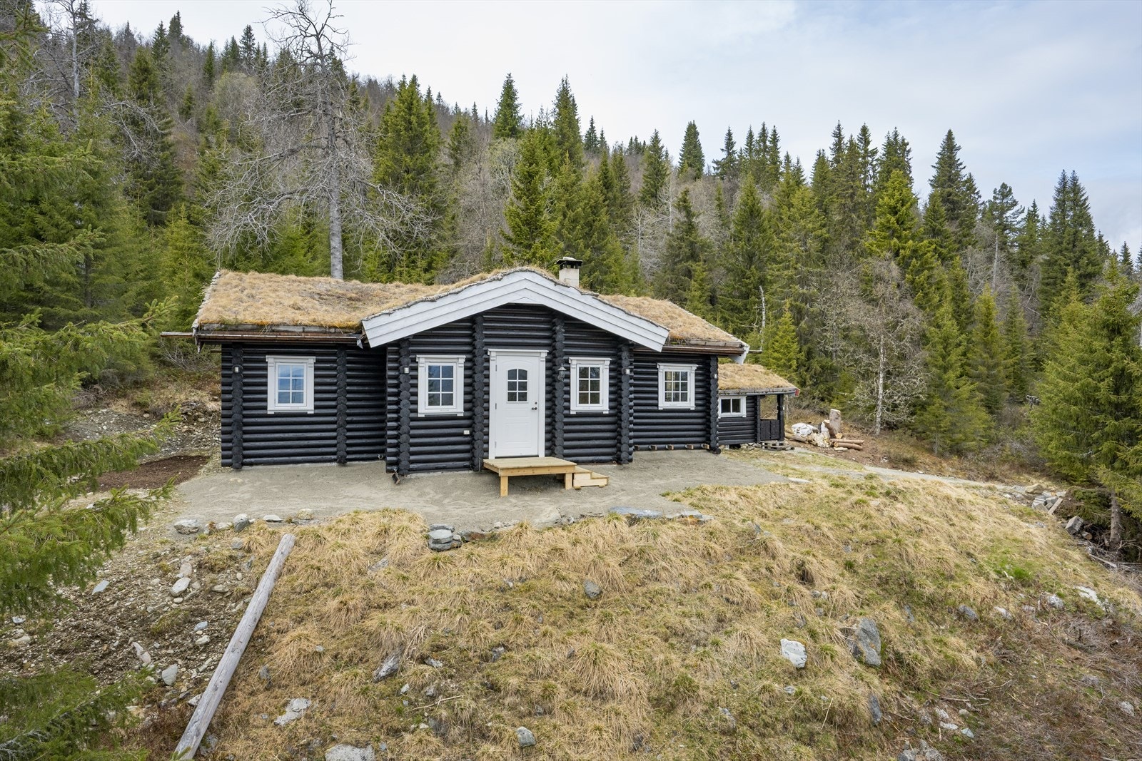 Høgsetervegen 231 ligger 815 moh ca 10 km opp fra Vinstra. Galleribilde