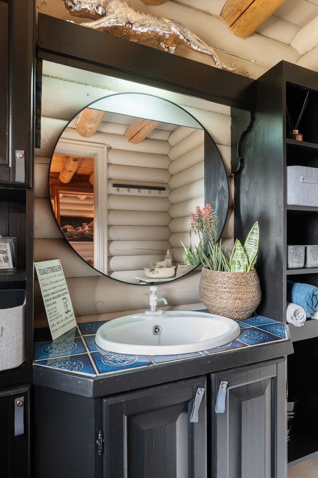 I henhold byggetegninger er dette rommet og rommet gangen tegnet som bad/badstue. Galleribilde