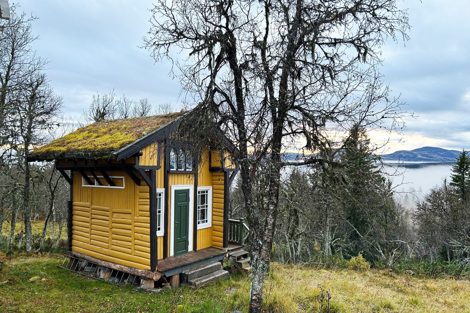 I tillegg består eiendommen av et uthus på ca 10 kvm. Galleribilde