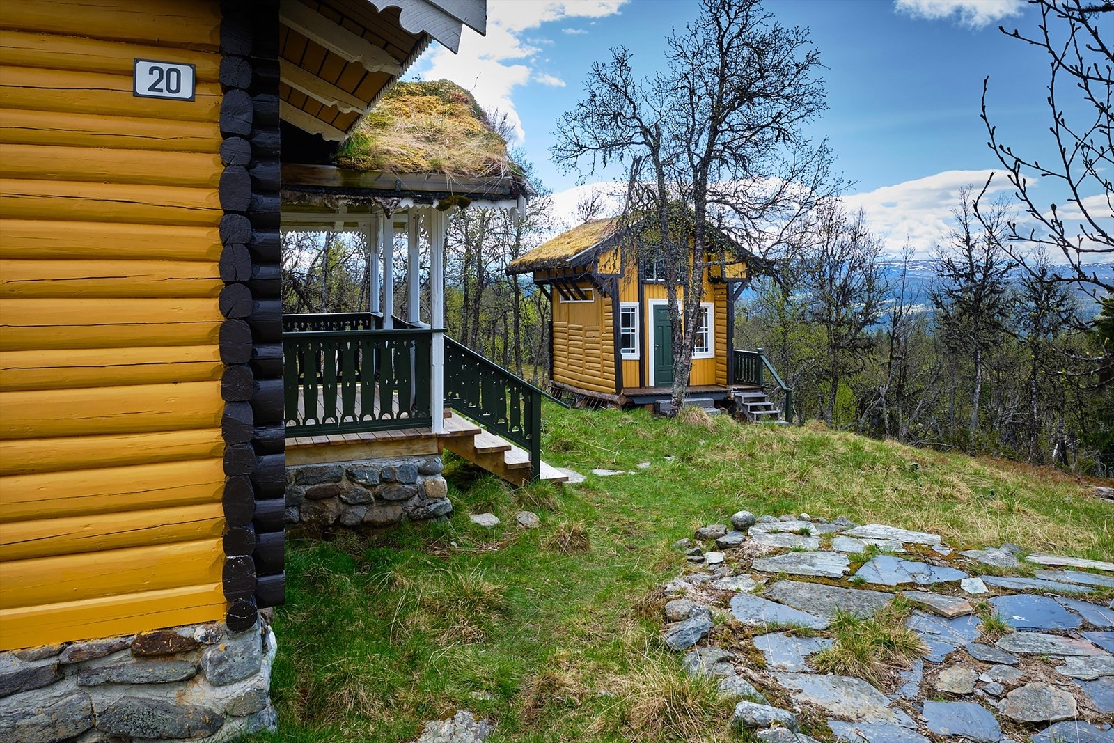 Trapp og verandagulv ble byttet i 2023. Galleribilde