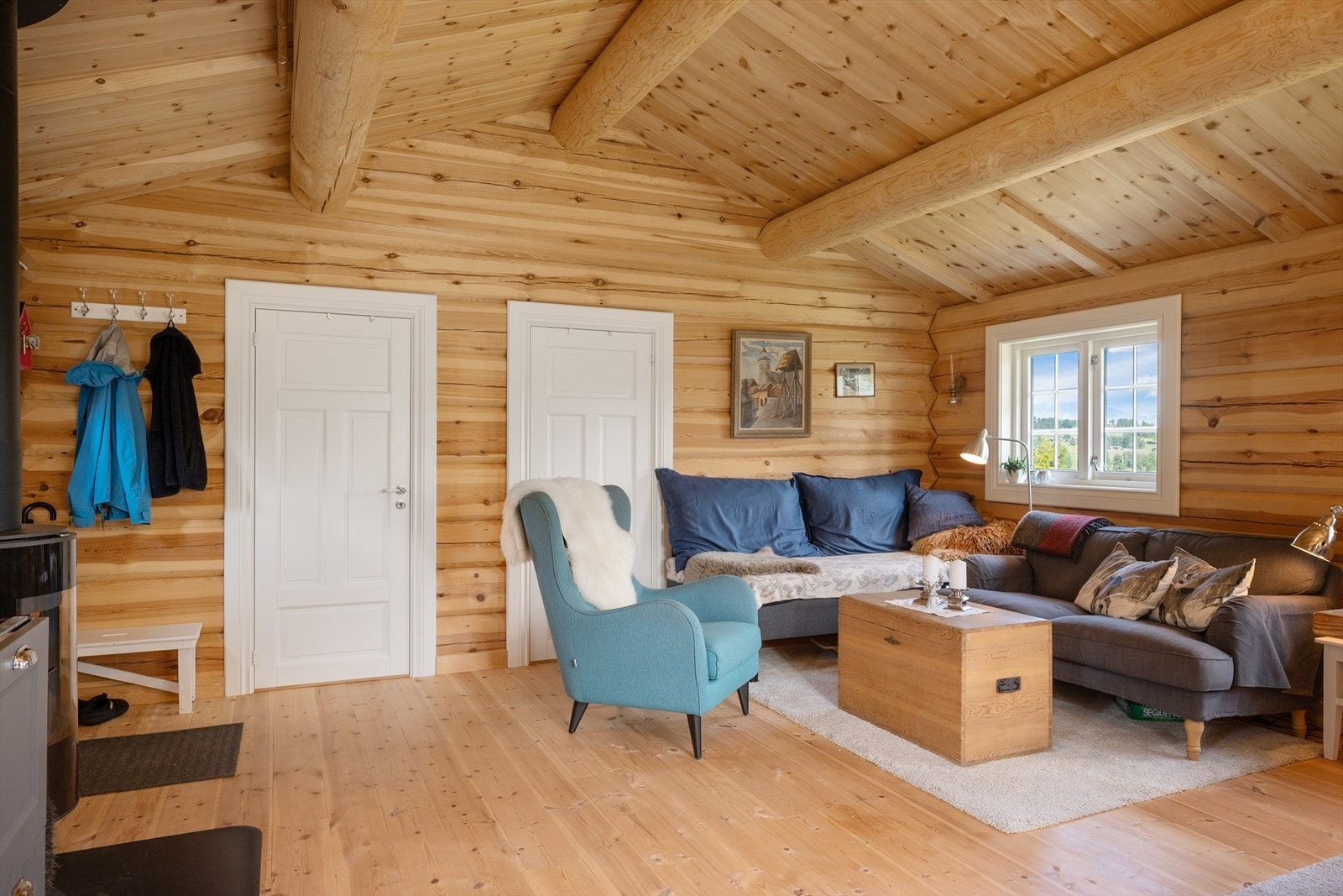 Skråhimling gir god takhøyde og økt romfølelse. Galleribilde