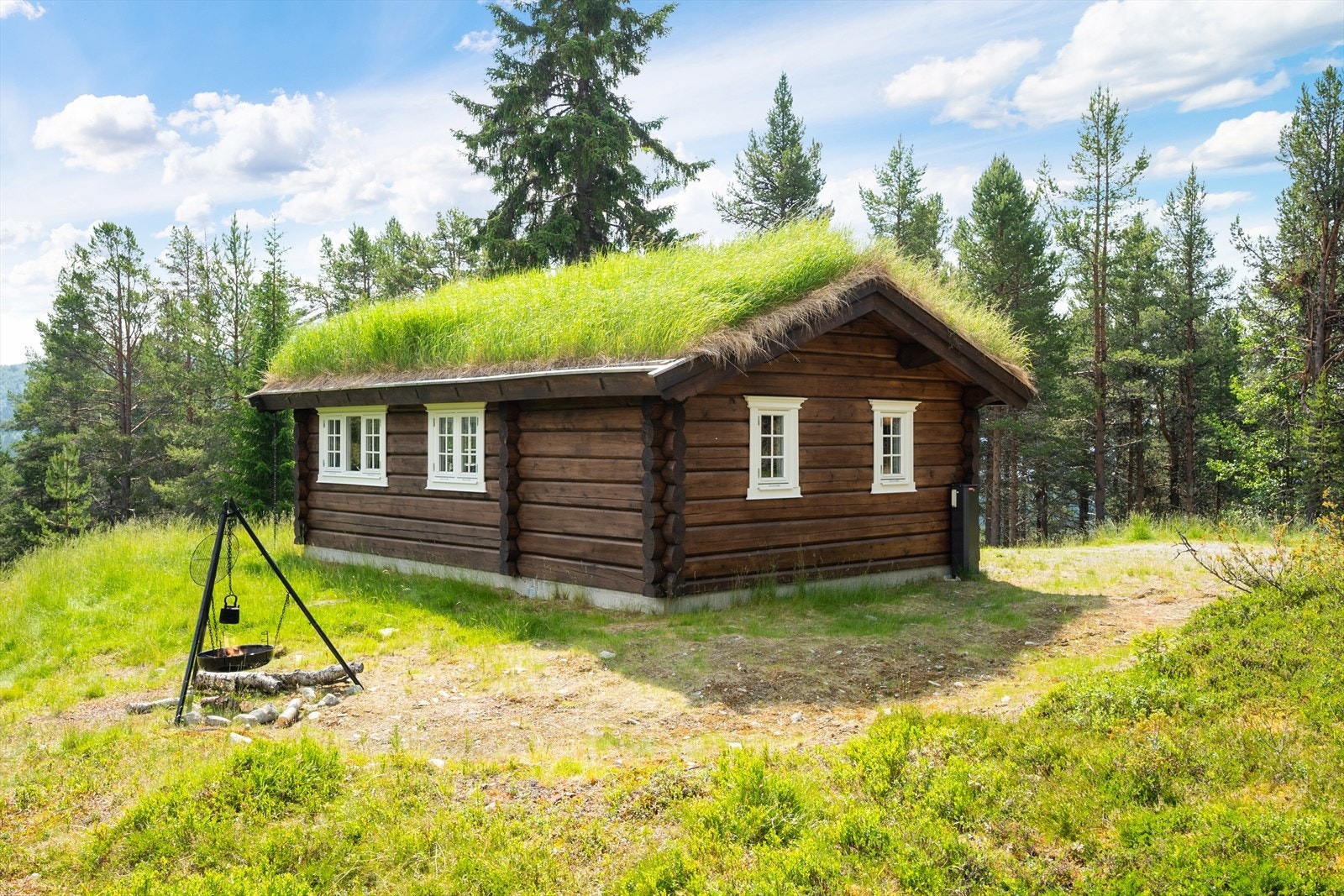 Gruvvegen 103 er en sjarmerende, liten hytte fra 2020. Galleribilde