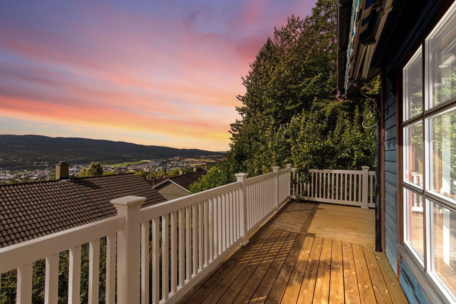 Velkommen til Uranusveien 131 - En innholdsrik og romslig halvpart tomannsbolig på Stenseth! Galleribilde