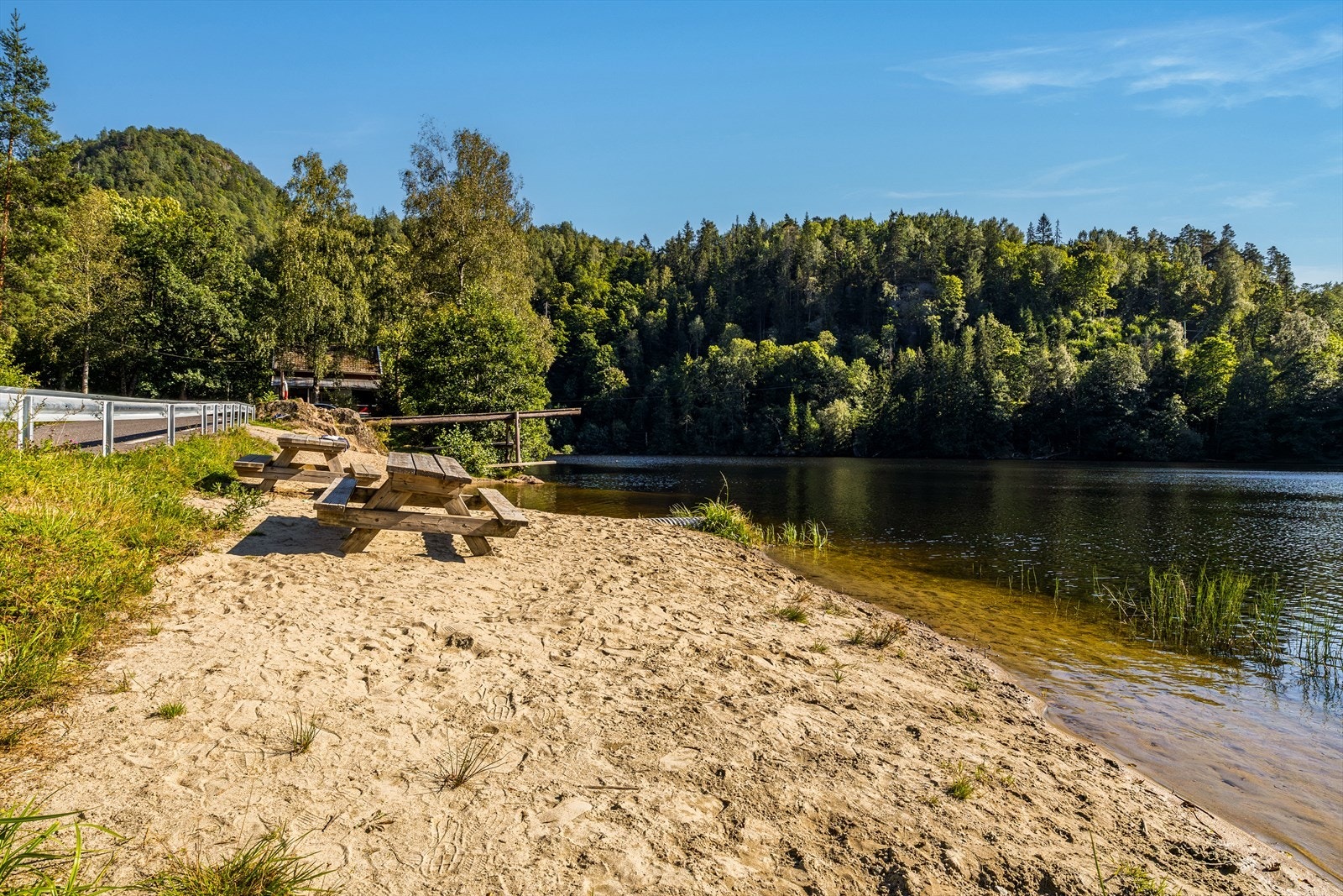Sandstrand og gode badeforhold gir fine sommerdager. Galleribilde