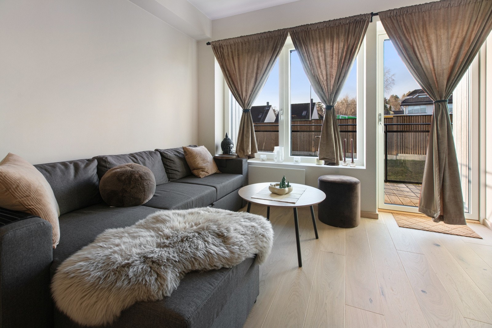 Fra stuen er det utgang til en sydvestvendt balkong. Galleribilde