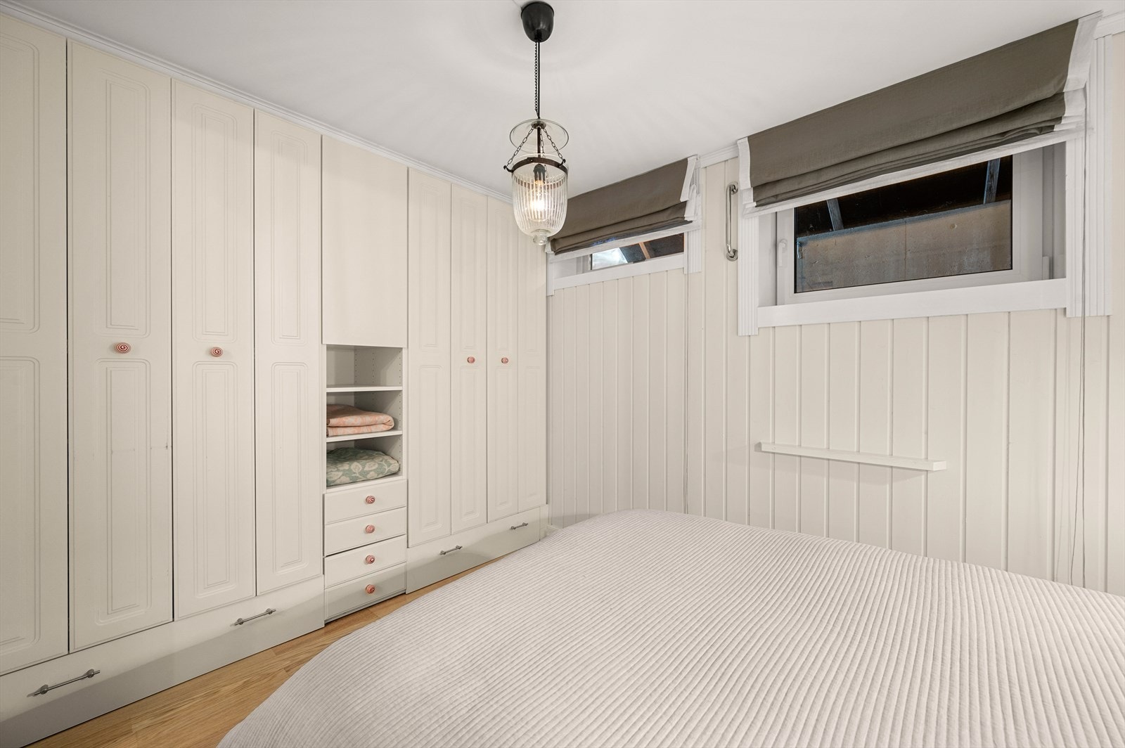 Her er det også rikelig med skapplass. Galleribilde