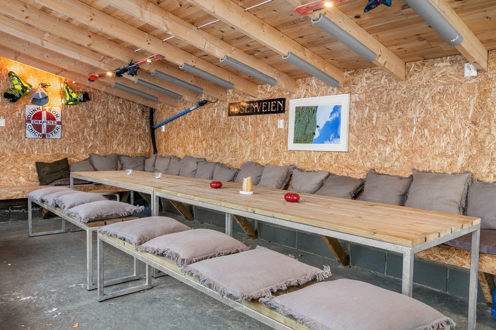 Fellesareal som deles av sameiet, med muligheter for hyggelig sosialt samvær. Galleribilde