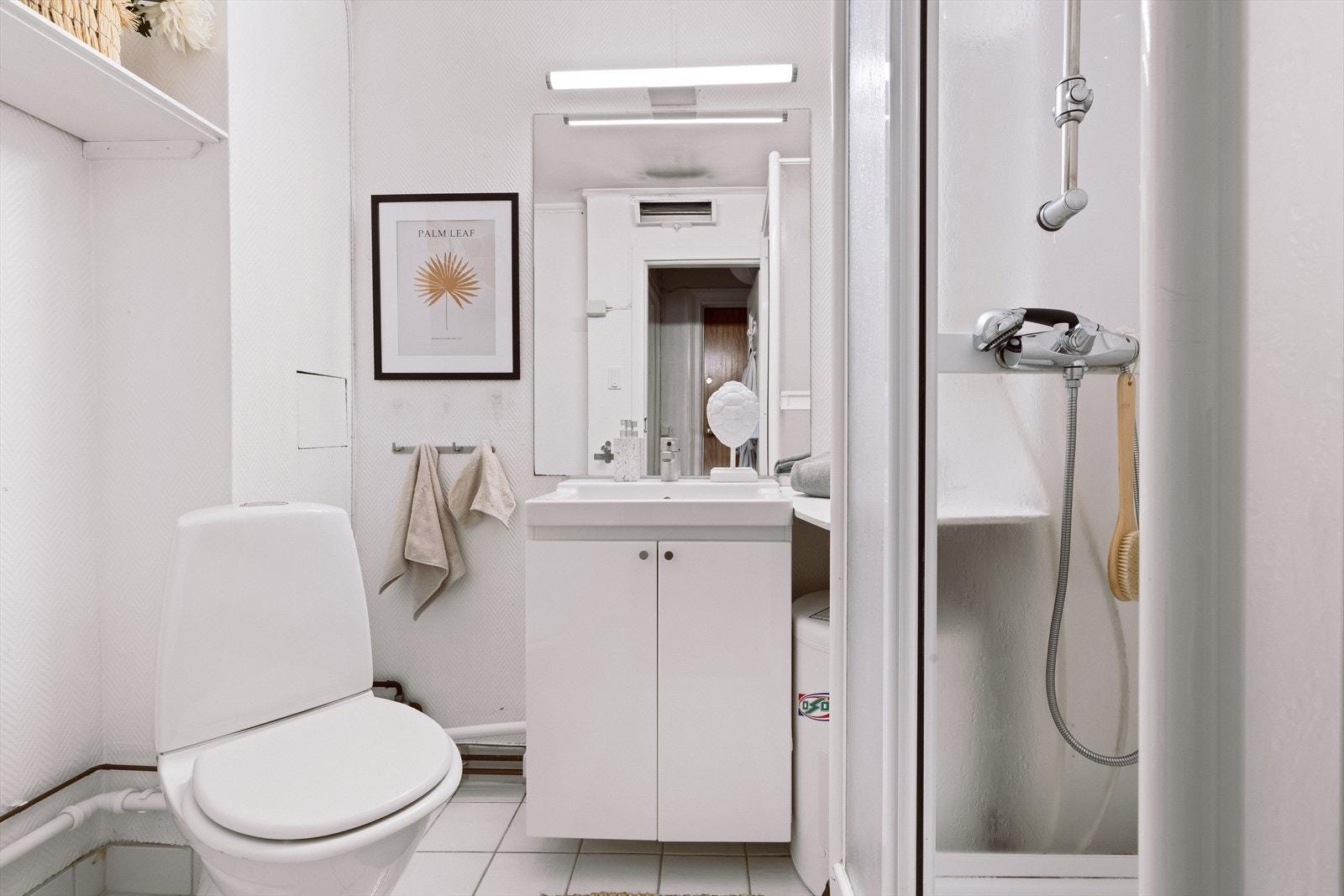 Ventilasjon skjer via en avtrekksventil i himlingen. Galleribilde