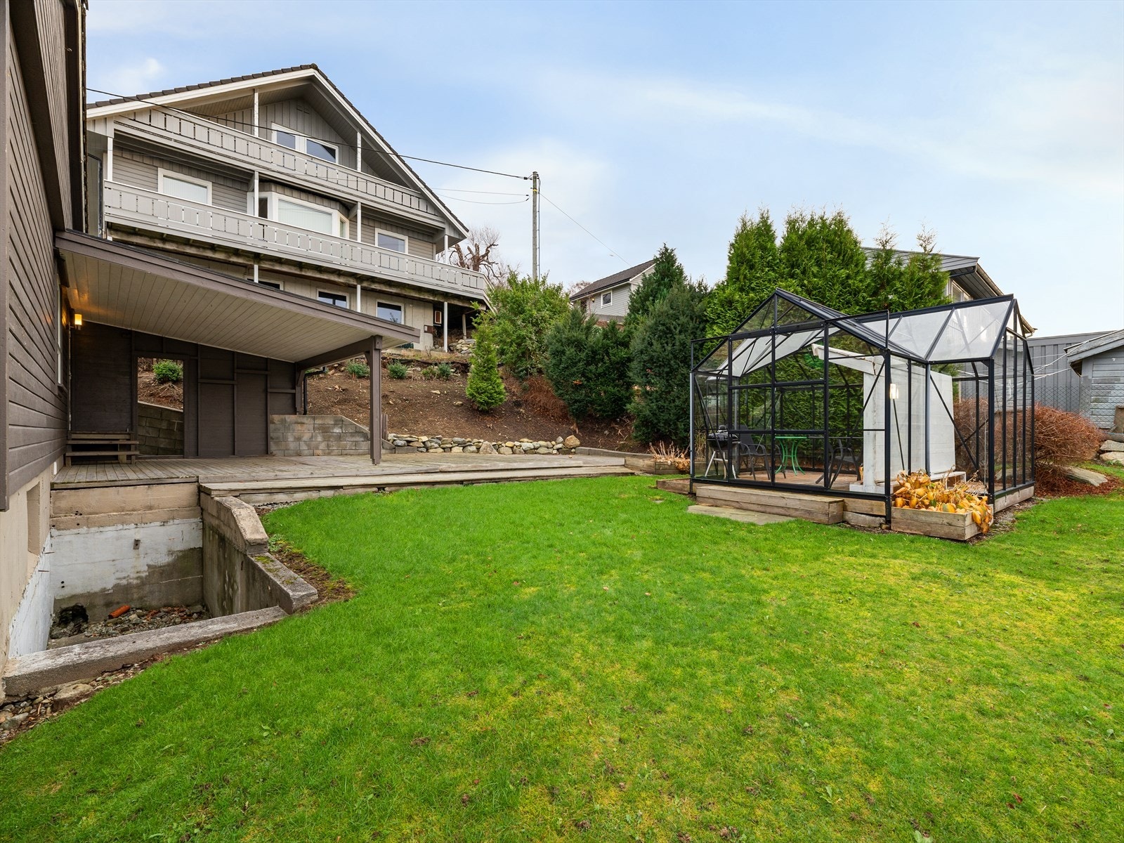 Fine, solrike uteområder Galleribilde