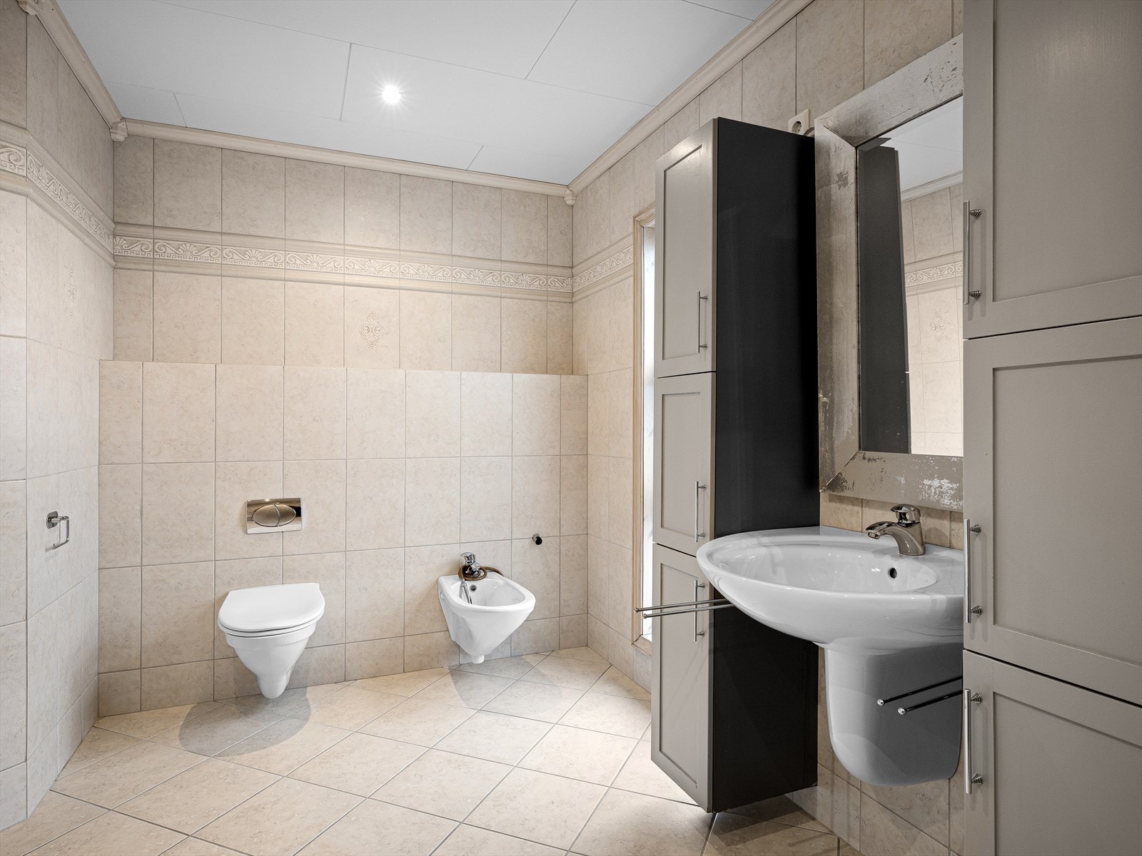 Fliselagt bad Galleribilde