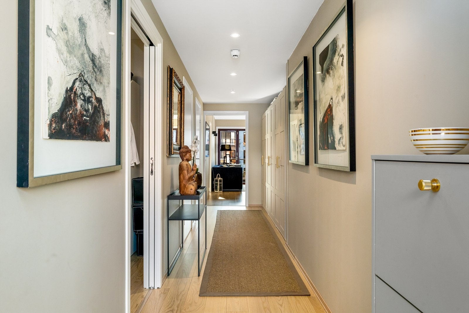 Gang/hall med stuen rett frem Galleribilde