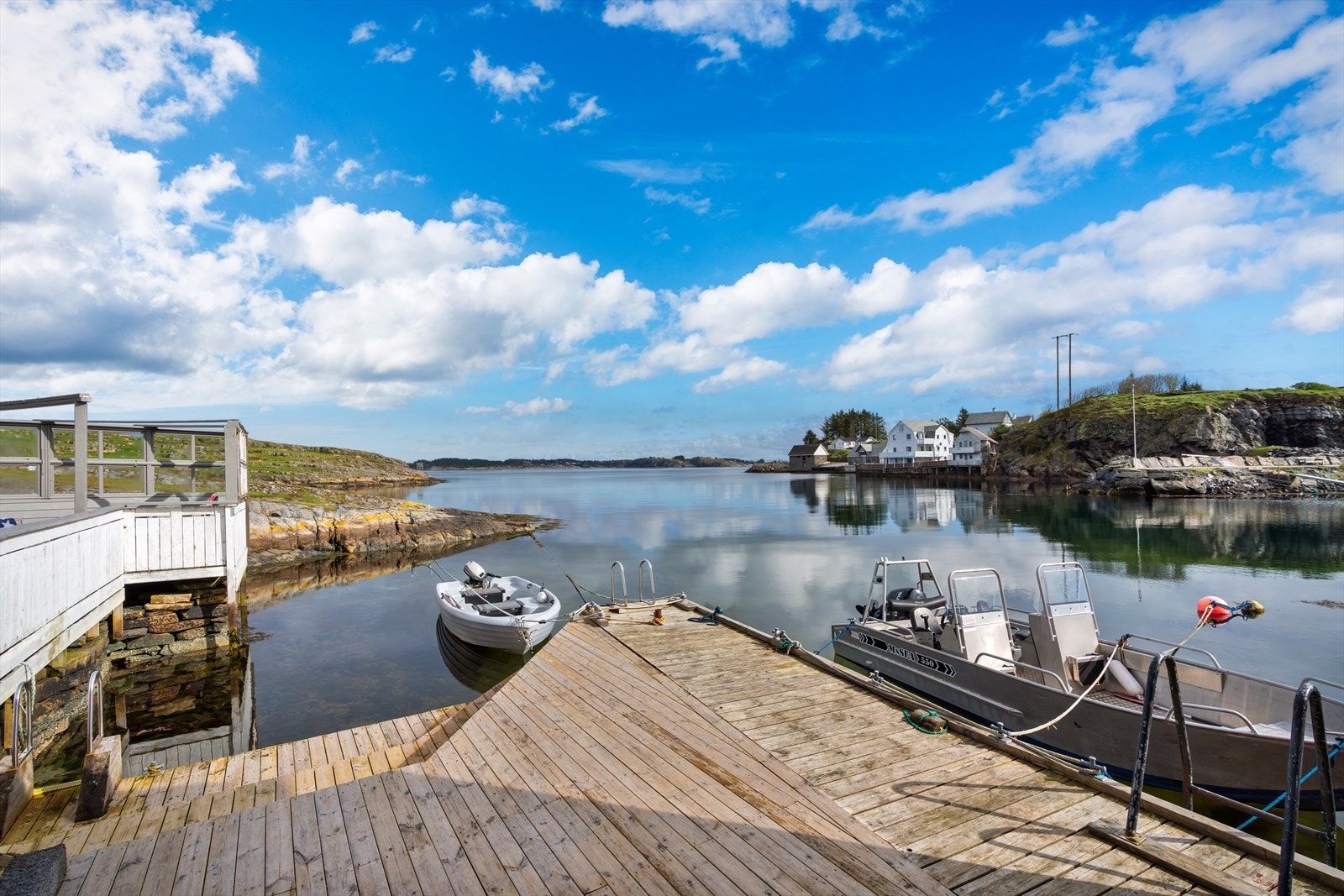 På kaien er det også god plass til å fortøye båten. Galleribilde