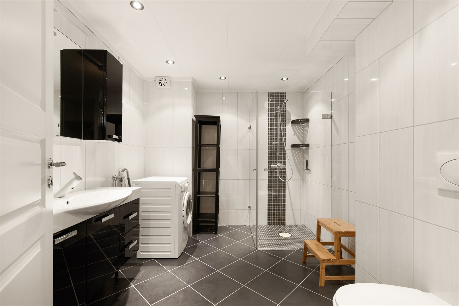 Flislagt bad med varmekabler i gulv. Galleribilde