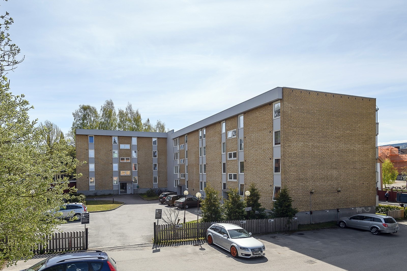 Beliggenheten er rett nedenfor gågata i Lillehammer. Galleribilde