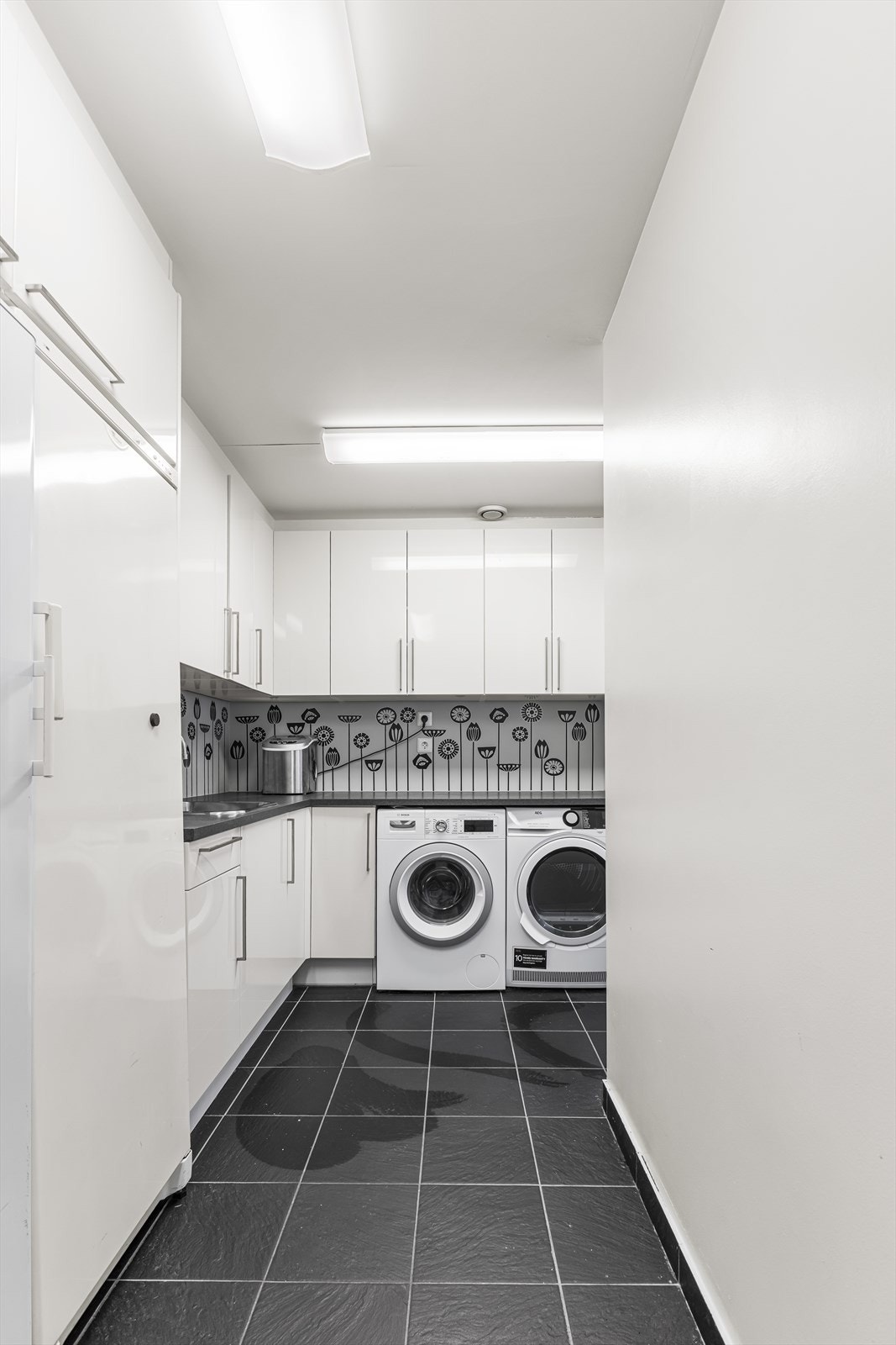 Romslig vaskerom i 1. etasje Galleribilde