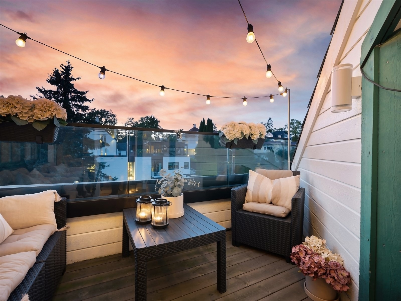 Vestvendt takterrasse på ca. 6 kvadratmeter. Galleribilde