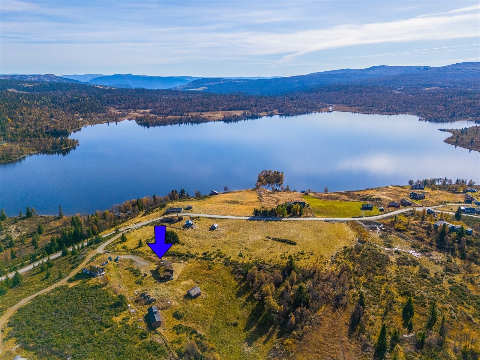 Vendalsvatnet gir gode muligheter for den fiskeinteresserte. Galleribilde